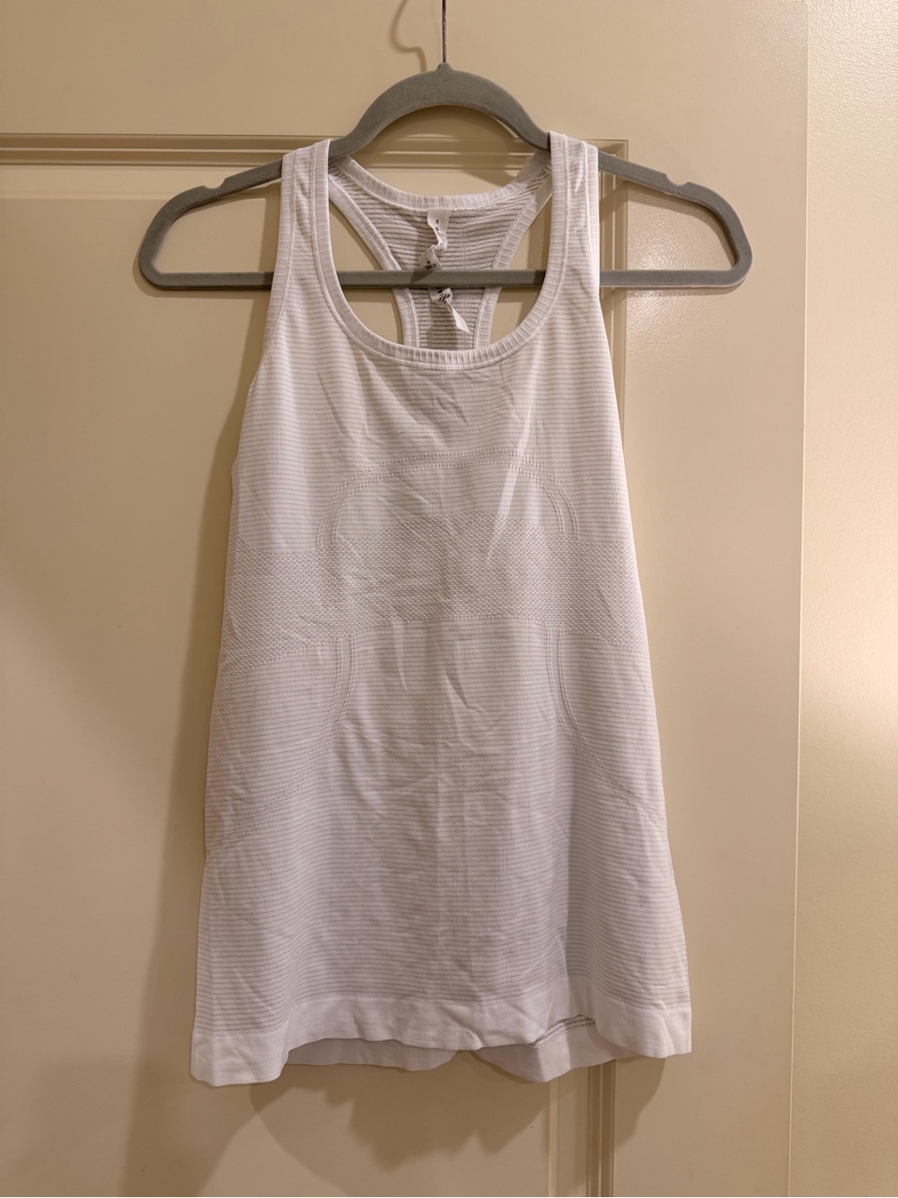 Lululemon White Racerback Tank Top Hip Length Size 8